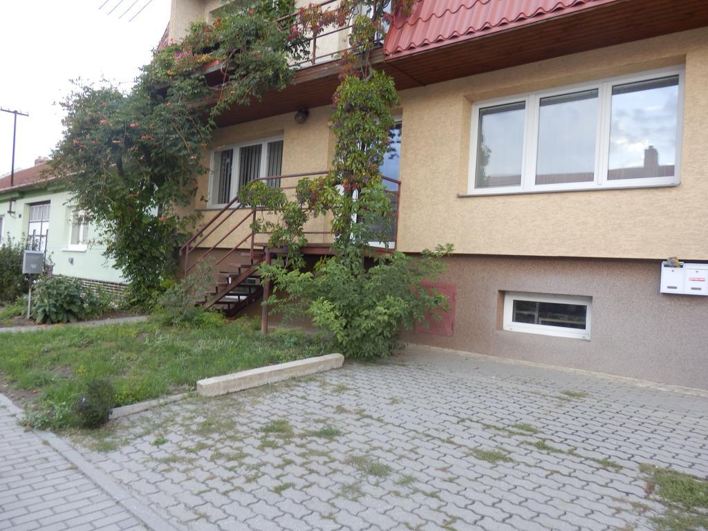 Frgo Ubytovani Vracov Exterior photo