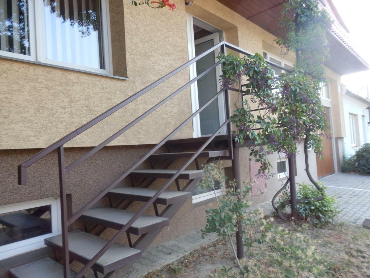 Frgo Ubytovani Vracov Exterior photo